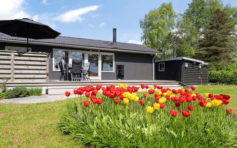 Francis - 300M from the Sea: Bois, Toit, Architecture, Domicile, Maison, Chalet, Siding, Dur, Pente, Biens