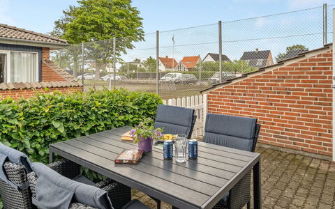 Ala - 80M from the Sea: Meubles, Design Intérieur, Sol, Sol, Plafond, Pièce, Chaise, Table, Appartement, Table Cuisine Et Salle A Manger
