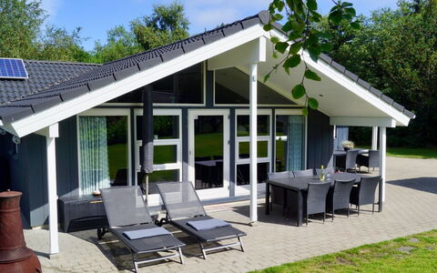 Stillfrieda - 12Km from the Sea: Meubles, Design Intérieur, Sol, Sol, Plafond, Pièce, Chaise, Table, Appartement, Table Cuisine Et Salle A Manger