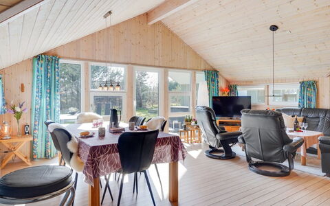 Allita - 12Km from the Sea: Bois, Domicile, Maison, Chalet, Meubles, Plafond, Design Intérieur, Salon, Chaise, Cabane En Rondins