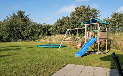 Talida - 12Km from the Sea: Toit, Maison, Lot Terre, Domicile, Chalet, Biens, Batiments Jardin, Ombre, Cabane En Rondins, Aménagement Paysager