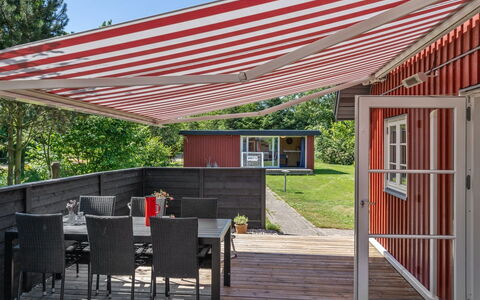 Soile - 12Km from the Sea: Maison, Domicile, Toit, Zone Résidentielle, Chalet, Biens, Ferme, Pelouse, Aménagement Paysager, Siding