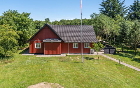 Soile - 12Km from the Sea: Maison, Domicile, Toit, Zone Résidentielle, Chalet, Biens, Ferme, Pelouse, Aménagement Paysager, Siding