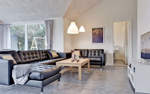 Sada - 12Km from the Sea: Maison, Domicile, Toit, Zone Résidentielle, Chalet, Biens, Ferme, Pelouse, Aménagement Paysager, Siding