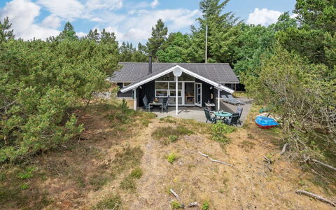 Jannick - 1.5Km from the Sea: Toit, Domicile, Maison, Siding, Chalet, Composite, Porte, Fenêtre À Guillotine, Biens, Cheminée