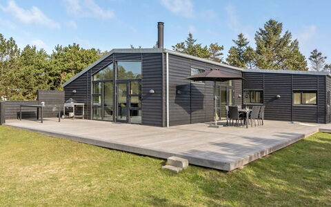 Joachim - 200M from the Sea: Toit, Maison, Domicile, Chalet, Porte, Siding, Plate-Forme, Porche, Planche, Dur
