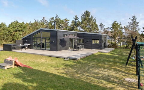 Joachim - 200M from the Sea: Toit, Maison, Domicile, Chalet, Porte, Siding, Plate-Forme, Porche, Planche, Dur