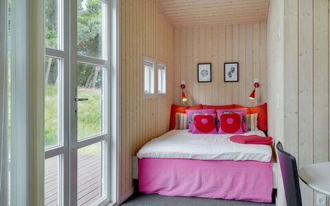 Akkar - 1.8Km from the Sea: Bois, Design Intérieur, Sol, Sol, Chambre, Domicile, Pièce, Plafond, Lit, Oreiller