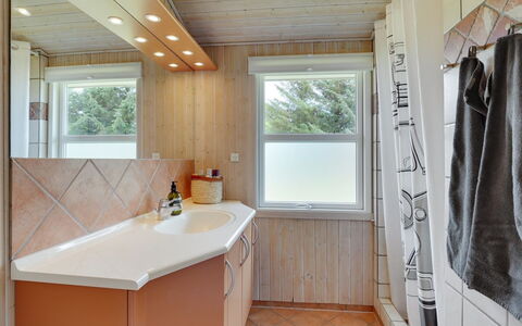 Akkar - 1.8Km from the Sea: Luminaire Plomberie, Sol, Design Intérieur, Bois, Évier, Lavabo, Sol, Salle De Bains, Robinet, Plafond