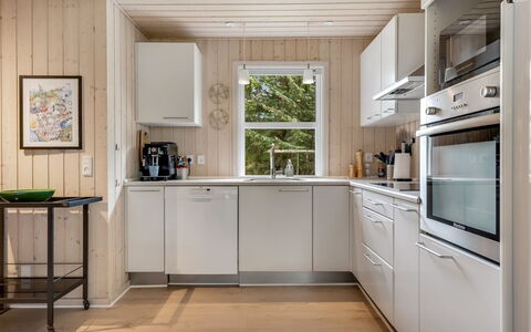Akkar - 1.8Km from the Sea: Appareil De Cuisine, Cuisine, Principaux Appliance, Comptoir, Sol, Bois, Design Intérieur, Cabinetry, Meubles, Sol