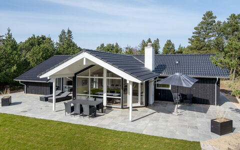 Dior - 1.4Km from the Sea