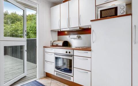 Atla - 2.5Km from the Sea: Bois, Sol, Principaux Appliance, Sol, Design Intérieur, Parquet, Cuisine, Appartement, Pièce, Tache De Bois