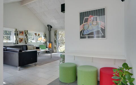 Lova - 600M from the Sea: Domicile, Chalet, Porte, Biens, Ombre, Siding, Dur, Batiments Jardin, Porche, Conception