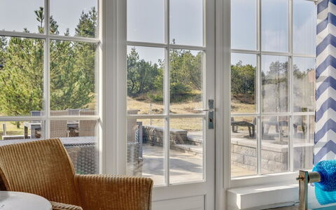 Alwina - 2.5Km from the Sea: Maison, Domicile, Porte, Toit, Chalet, Biens, Jardin, Ombre, Siding, Cour