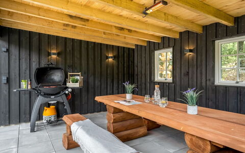 Alwina - 2.5Km from the Sea: Maison, Domicile, Porte, Toit, Chalet, Biens, Jardin, Ombre, Siding, Cour