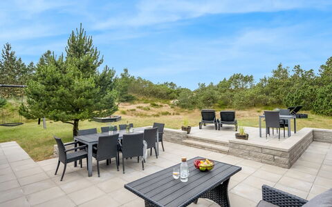 Alwina - 2.5Km from the Sea: Maison, Domicile, Porte, Toit, Chalet, Biens, Jardin, Ombre, Siding, Cour