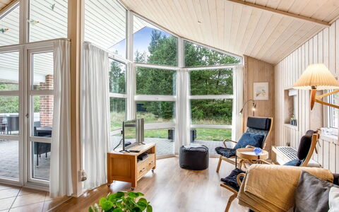 Ronna - 2.2Km from the Sea: Maison, Toit, Domicile, Chalet, Cabanon, Batiments Jardin, Siding, Cour, Cabane En Rondins, Cabane