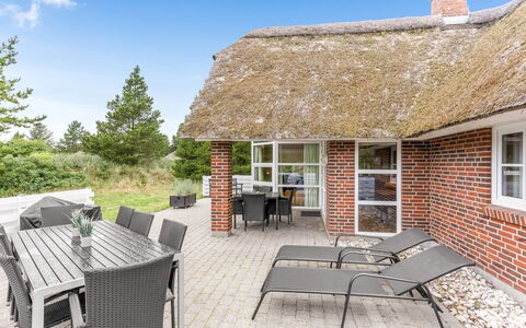 Ronna - 2.2Km from the Sea: Maison, Toit, Domicile, Chalet, Cabanon, Batiments Jardin, Siding, Cour, Cabane En Rondins, Cabane