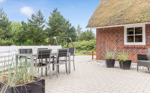 Ronna - 2.2Km from the Sea: Maison, Toit, Domicile, Chalet, Cabanon, Batiments Jardin, Siding, Cour, Cabane En Rondins, Cabane