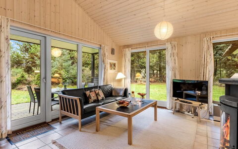 Mart - 1.6Km from the Sea: Bois, Sol, Plafond, Design Intérieur, Sol, Domicile, Chalet, Salon, Parquet, Pièce