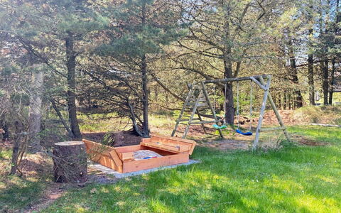 Mart - 1.6Km from the Sea: Bois, Lot Terre, Jardin, Tronc, Sol, Des Bois, Arrière-Cour, Pelouse, Cour, Aménagement Paysager