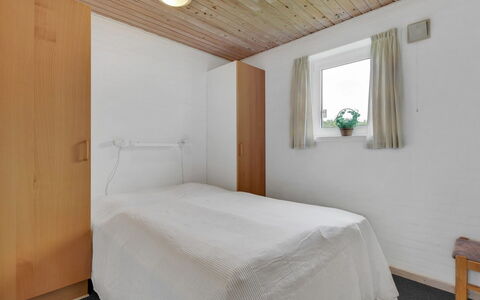 Pernilla - 2Km from the Sea: Mur, Bois, Sol, Plafond, Sol, Chambre, Design Intérieur, Lit, Drap De Lit, Pièce