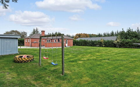 Pernilla - 2Km from the Sea: Herbe, Lot Terre, Nuage, Pelouse, Jardin, Plaine, Arrière-Cour, Cour, Prairie