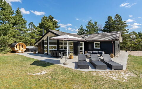 Edeltraut - 900M from the Sea: Maison, Domicile, Chalet, Biens, Cour, Ferme, Siding, Batiments Jardin, Porche