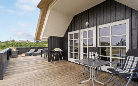 Kajin - 200M from the Sea: Bois, Toit, Architecture, Domicile, Maison, Chalet, Siding, Dur, Pente, Biens
