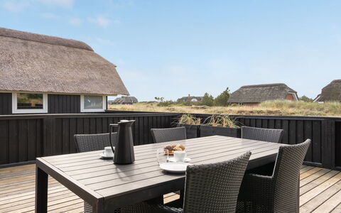 Kajin - 200M from the Sea: Bois, Toit, Architecture, Domicile, Maison, Chalet, Siding, Dur, Pente, Biens