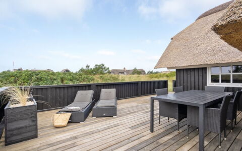 Kajin - 200M from the Sea: Bois, Toit, Architecture, Domicile, Maison, Chalet, Siding, Dur, Pente, Biens