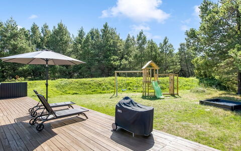 Joseline - 1.8Km from the Sea: Toit, Maison, Domicile, Chalet, Porte, Siding, Plate-Forme, Porche, Planche, Dur