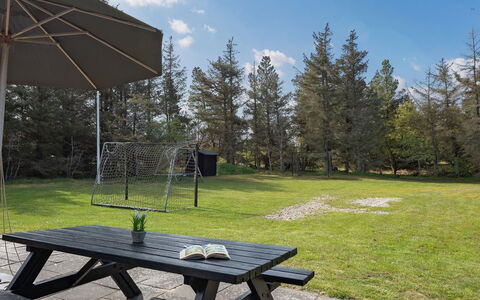 Darina - 1.5Km from the Sea: Bois, Toit, Domicile, Maison, Architecture, Siding, Lot Terre, Chalet, Cabanon, Batiments Jardin
