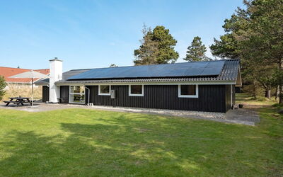 Darina - 1.5Km from the Sea