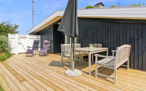Scarlett - 300M from the Sea: Bois, Parquet, Dur, Planche, Plate-Forme, Tache De Bois, Mobilier De Jardin, Ombre, Porche, Chaise