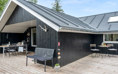 Meinolf - 2Km from the Sea: Bois, Toit, Architecture, Domicile, Maison, Chalet, Siding, Dur, Pente, Biens