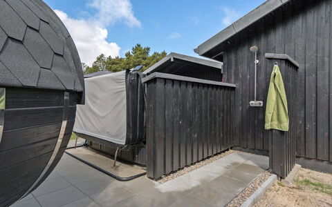 Ingobald - 1.5Km from the Sea: Toit, Maison, Domicile, Chalet, Porte, Siding, Plate-Forme, Porche, Planche, Dur