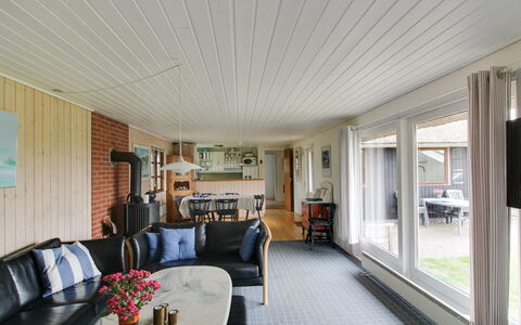 Kastehelmi - 400M from the Sea: Bois, Plafond, Design Intérieur, Sol, Meubles, Sol, Domicile, Canapé, Salon