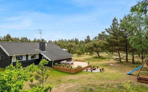 Elske - 1.1Km from the Sea: Bois, Parquet, Sol, Dur, Planche, Tache De Bois, Plate-Forme, Sol, Domicile, Siding