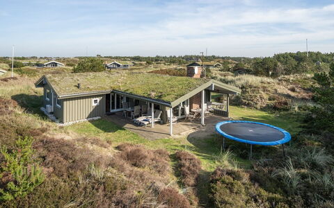 Neja - 400M from the Sea: Bois, Toit, Architecture, Domicile, Maison, Chalet, Siding, Dur, Pente, Biens