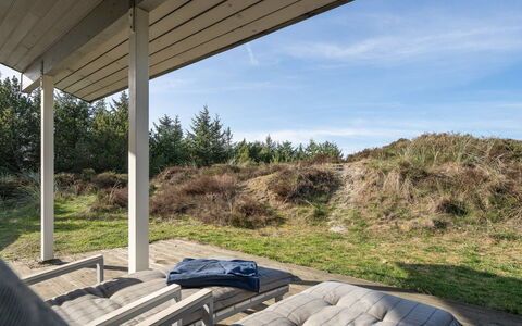 Neja - 400M from the Sea: Bois, Toit, Architecture, Domicile, Maison, Chalet, Siding, Dur, Pente, Biens