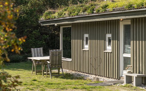 Neja - 400M from the Sea: Bois, Toit, Architecture, Domicile, Maison, Chalet, Siding, Dur, Pente, Biens