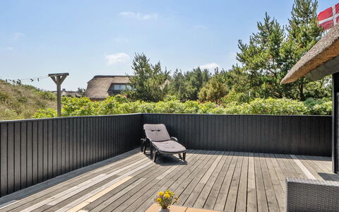 Sine - 500M from the Sea: Meubles, Design Intérieur, Sol, Sol, Plafond, Pièce, Chaise, Table, Appartement, Table Cuisine Et Salle A Manger