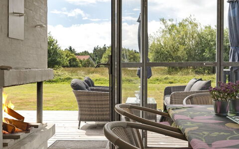 Emilia - 1.8Km from the Sea: Meubles, Chaise, Mobilier De Jardin, Table, Domicile, Porche, Ombre, Table Cuisine Et Salle A Manger, Patio, Jardin