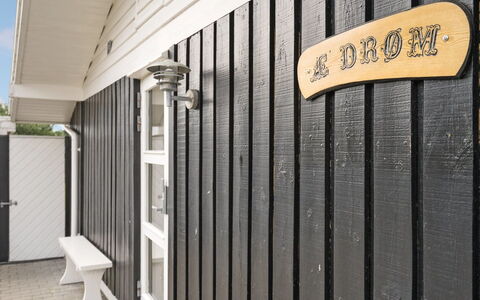 Emilia - 1.8Km from the Sea: Toit, Lot Terre, Chalet, Ferme, Champ, Cabanon, Grange, Biens, Batiments Jardin