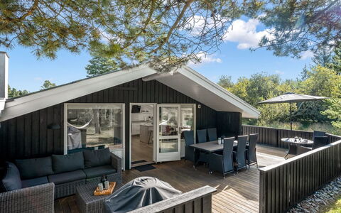 Eirik - 2.5Km from the Sea: Maison, Domicile, Toit, Zone Résidentielle, Chalet, Biens, Ferme, Pelouse, Aménagement Paysager, Siding