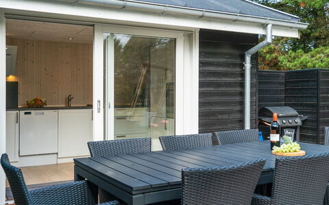 Solgunn - 900M from the Sea: Bois, Toit, Architecture, Domicile, Maison, Chalet, Siding, Dur, Pente, Biens