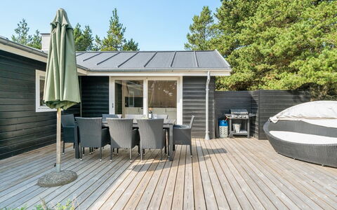 Solgunn - 900M from the Sea: Bois, Toit, Architecture, Domicile, Maison, Chalet, Siding, Dur, Pente, Biens