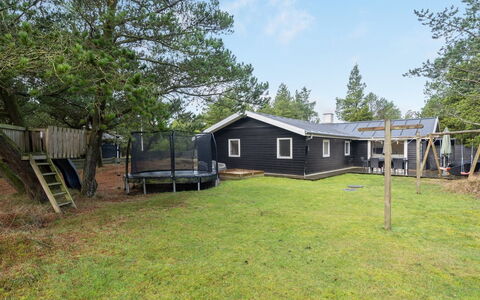 Solgunn - 900M from the Sea: Bois, Toit, Architecture, Domicile, Maison, Chalet, Siding, Dur, Pente, Biens