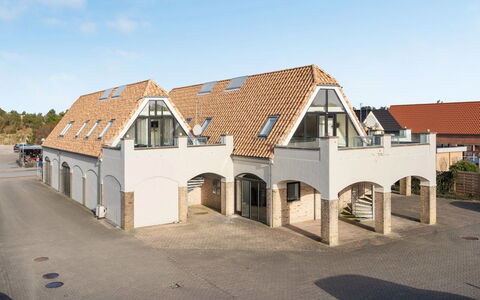 Kerttu - 900M from the Sea: Toit, Maison, Domicile, Chalet, Porte, Siding, Plate-Forme, Porche, Planche, Dur